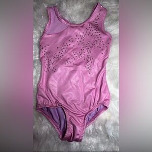 ✅Bundle & save on shipping!.
Cat & Jack Pink and Purple swimsuit or leotard